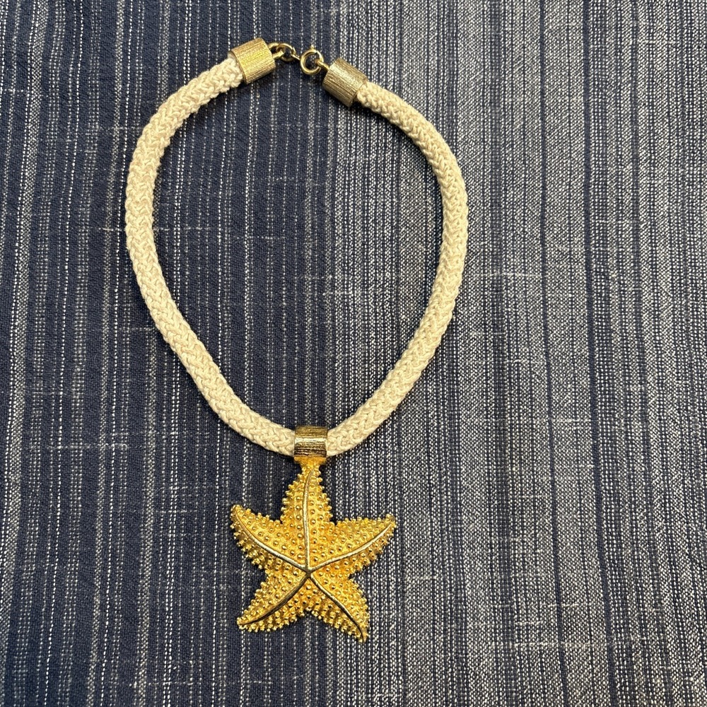 Vintage Mimi Di Niscemi Starfish Pendant Necklace: 1970s Gold Tone Statement